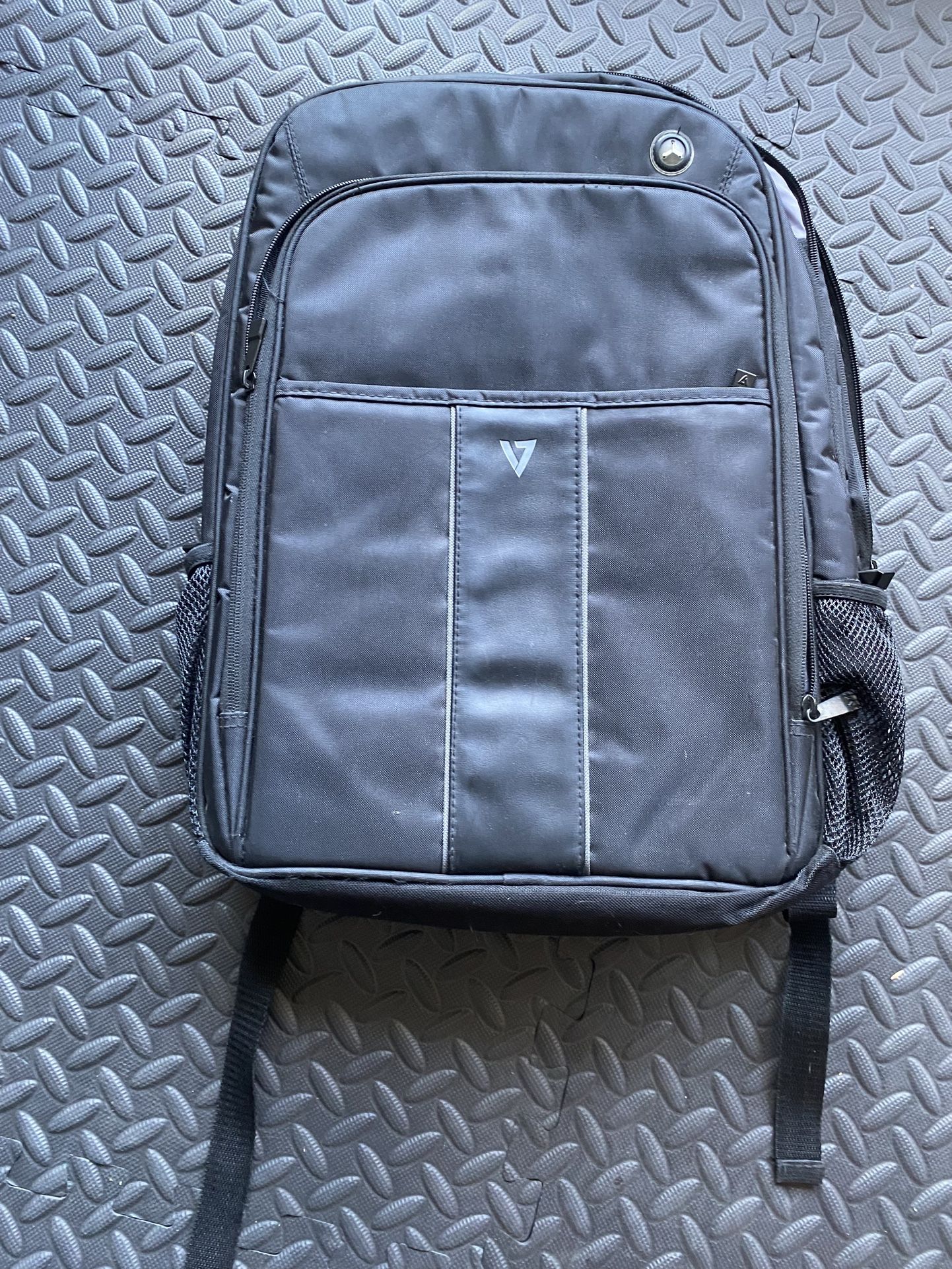 V7 16" Professional 2 Laptop and Tablet Backpack