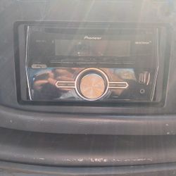 FX-X700BT PIONEER STEREO W/ 6x9 Speakers