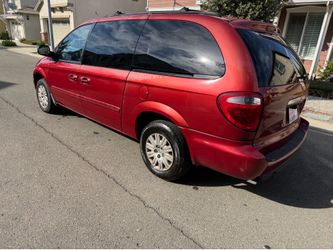 2005 Chrysler town and country runs great 😊 tags update