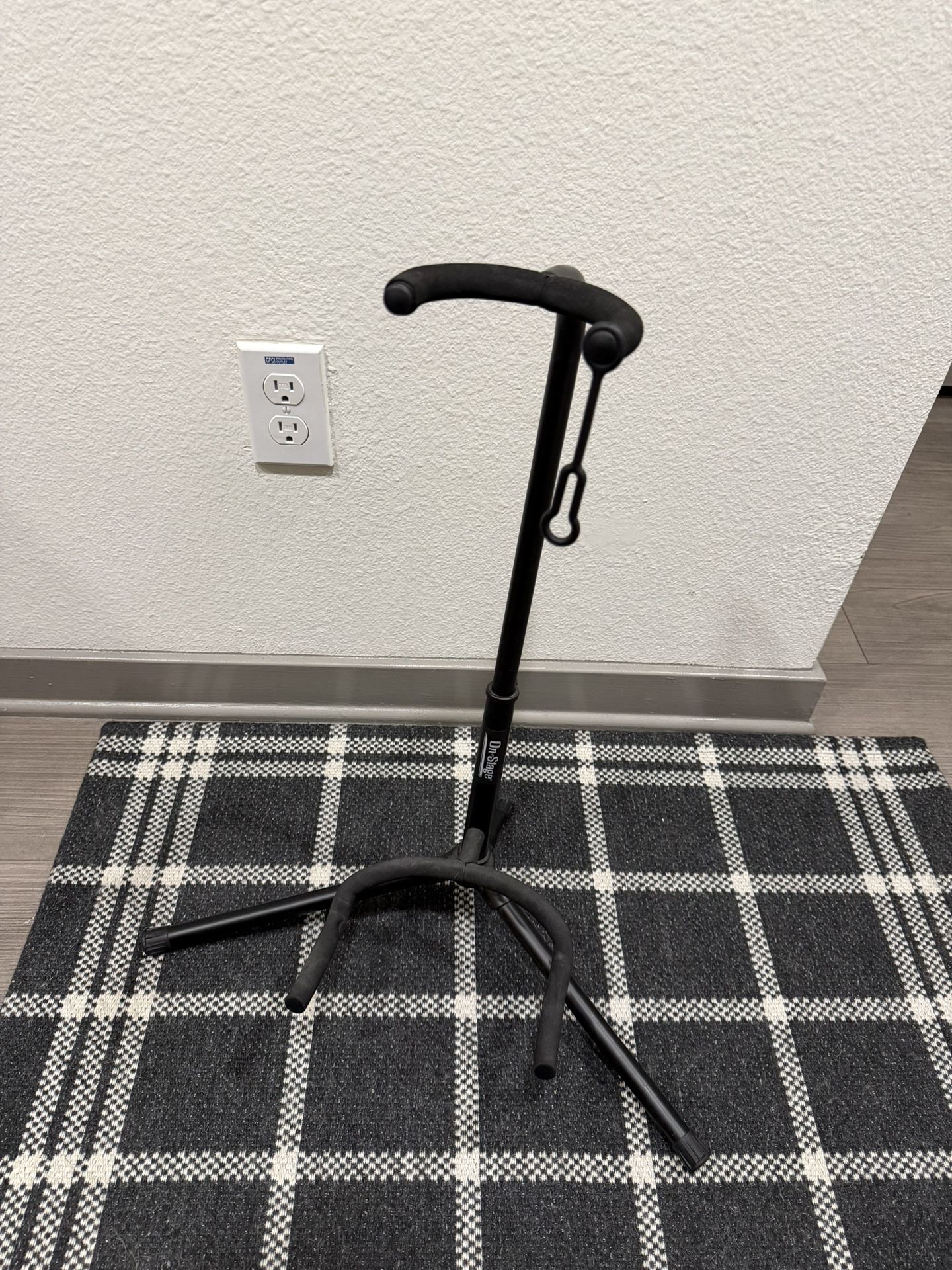 On Stage Guitar Stand