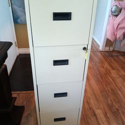 Metal File Cabinet ( Hon)
