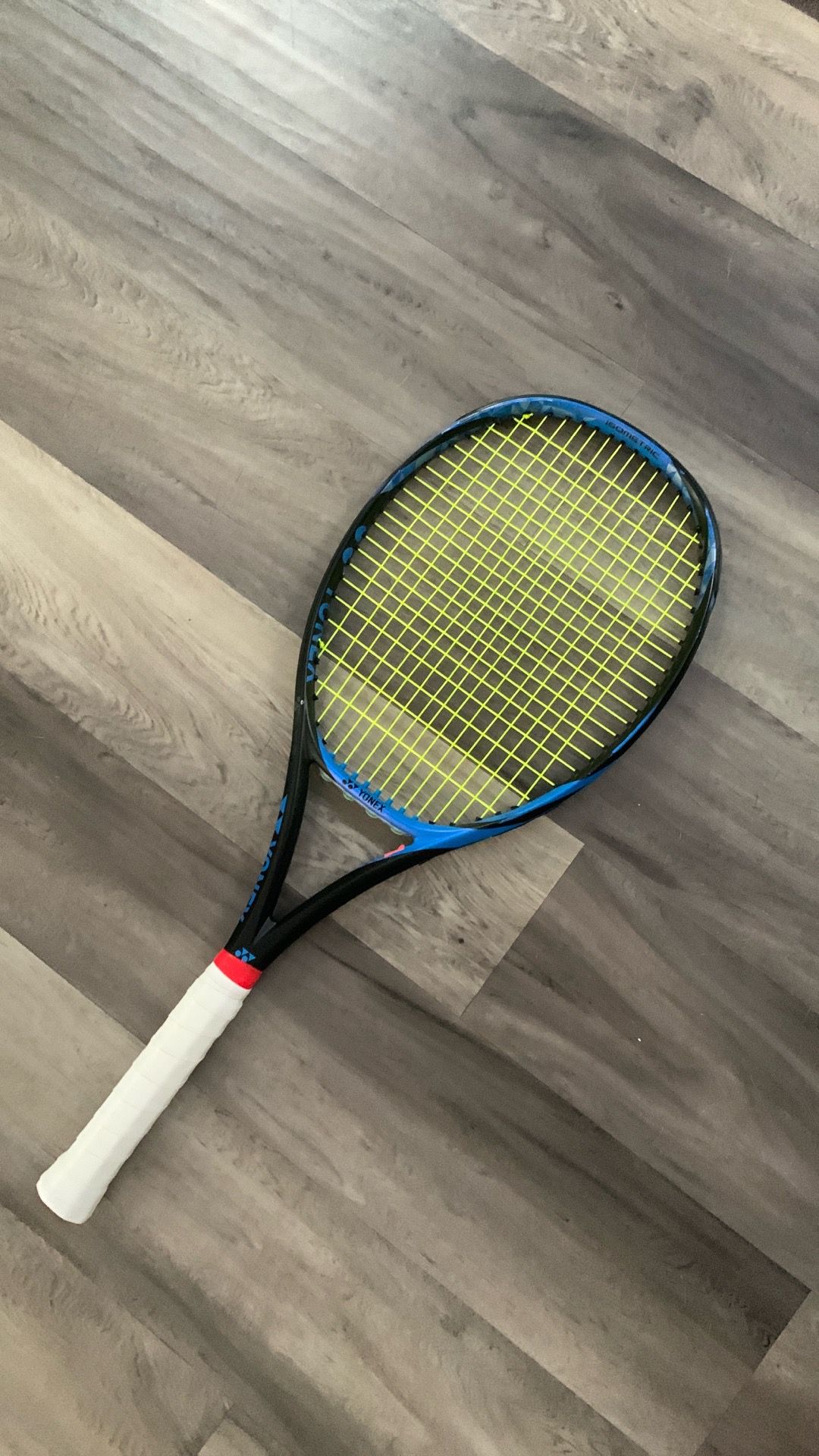 Tennis racket