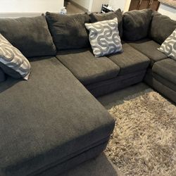 Sectional Sofa - Excellent condition 