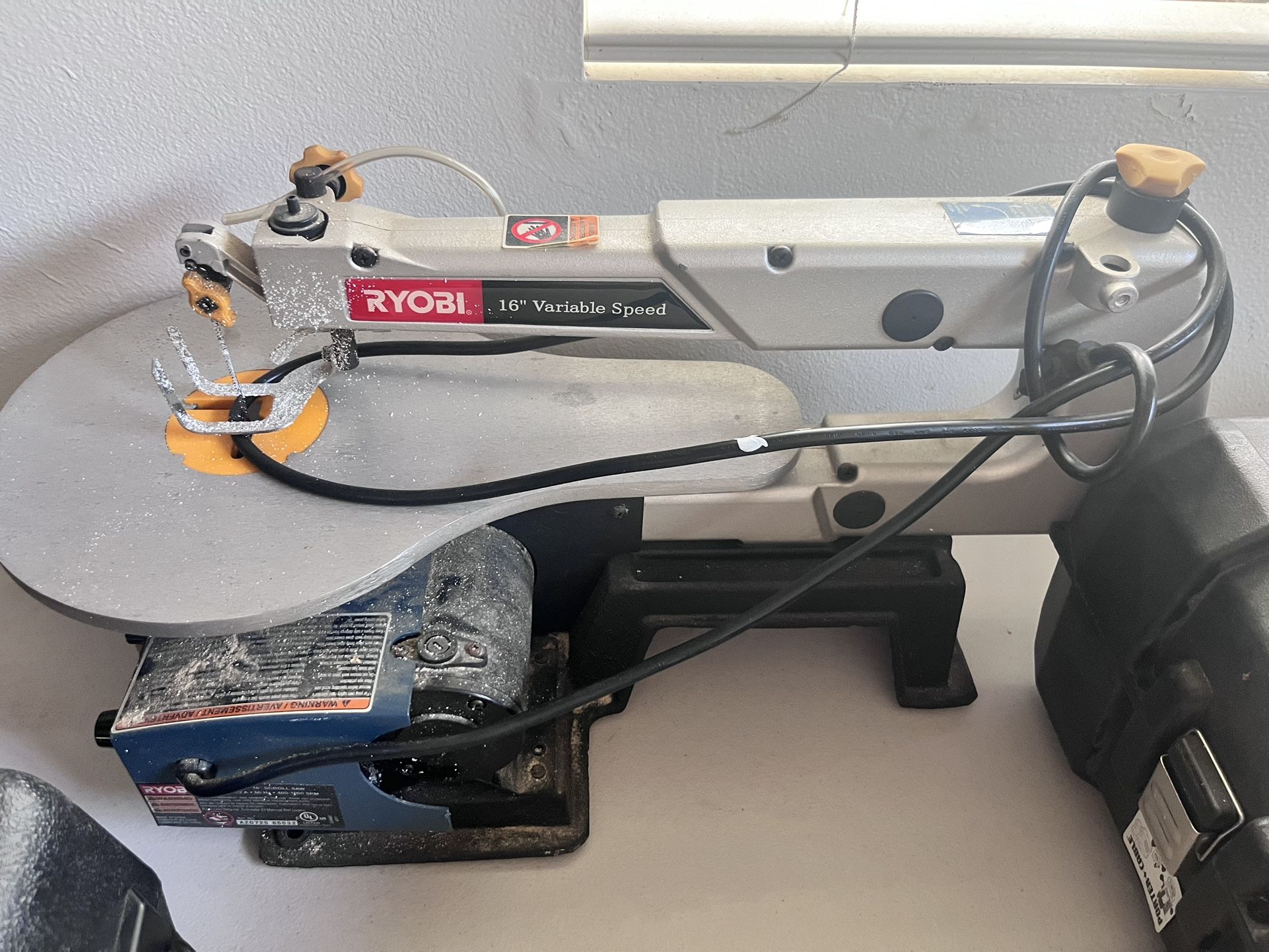 Ryobi 16" Variable Speed Scroll Saw, model SC163VS