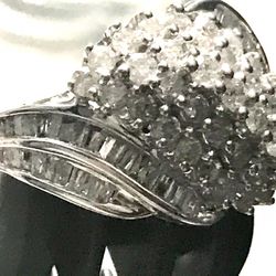 Diamond & Baguette Size 7 White Gold Ring 2 Kt Diamond Total,Gorgeous Ring