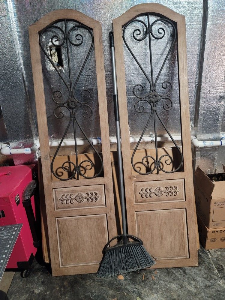 BEAUTIFUL BRAND NEW DECORATIVE WOODEN SWING DOORS