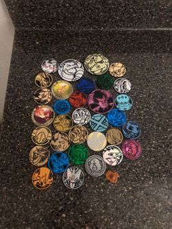 Pokémon pins,toys and coins