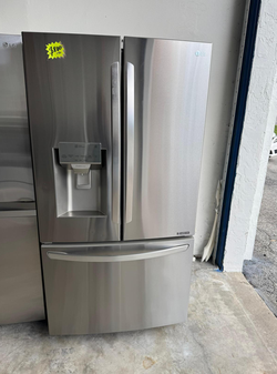 LG French Door Fridge – Stainless, Ice/Water Dispenser