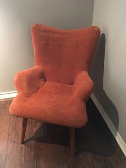 MID-CENTURY STYLE UPHOLSTERED CHAIR