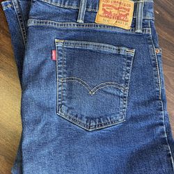 LEVI’S