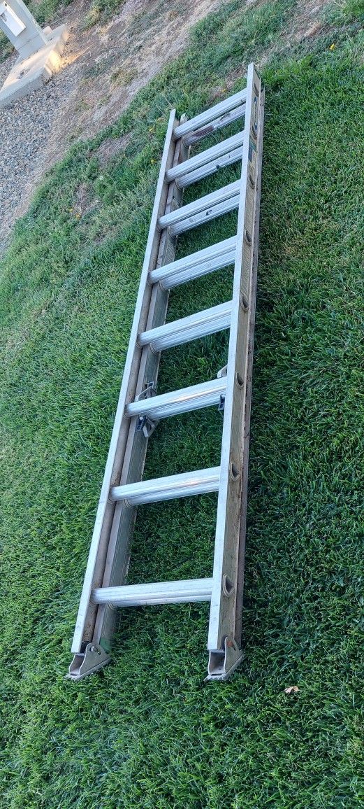 Extension Ladder 8 - 13 Foot.