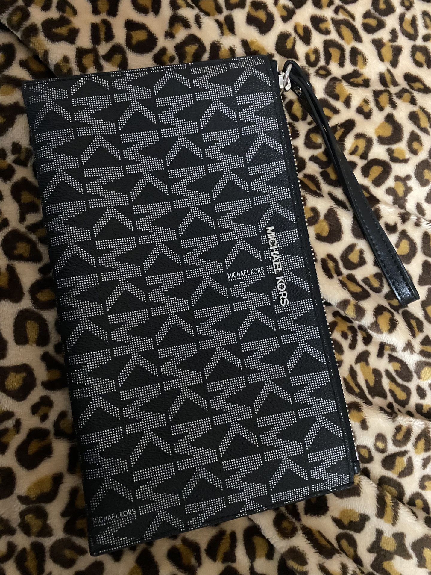 Used Michael Kors Wristlet