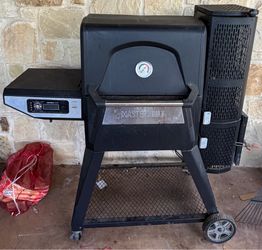 Masterbuilt Gravity Series 560 Digital Charcoal Grill and Smoker - Used