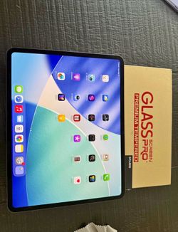 iPad Pro 13 inch M4 512GB UNLOCKED CELLULAR