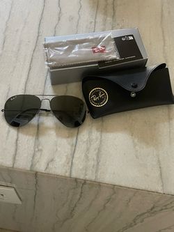 Ray-Ban Sunglasses with box