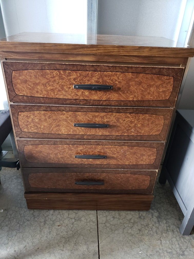 4 drawer dresser  