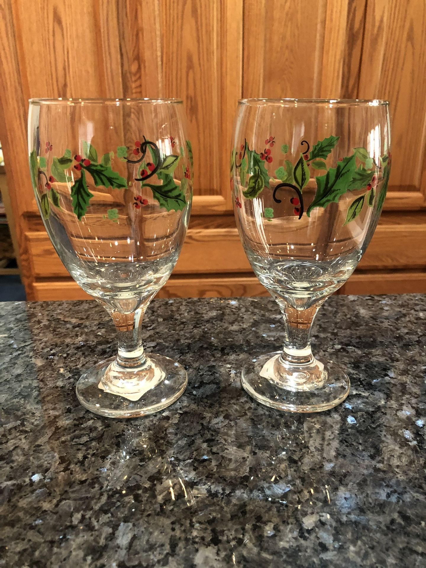 Set of 2 heavy drinking goblets with a pretty Holly theme.  Size 7 inches tall.  Brand new never used with tag.  Smoke free home  Will combine listing