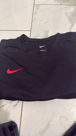 Nike Dri-Fit Black T-Shirt Red Swoosh Sz M