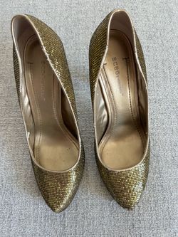 Bcbg size 8. 1/2 high heels