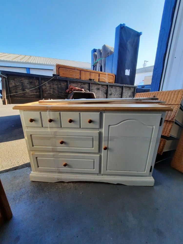 dresser