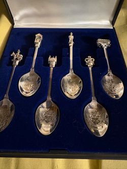 London Souvenir Silver-Tone Spoon Set