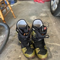Burton 10.5