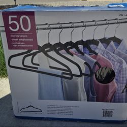 Costco Velvet Hangers – 44 Brand New in Box