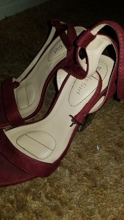 Womans heels size 7