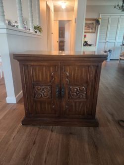 Buffet Cabinet Vintage