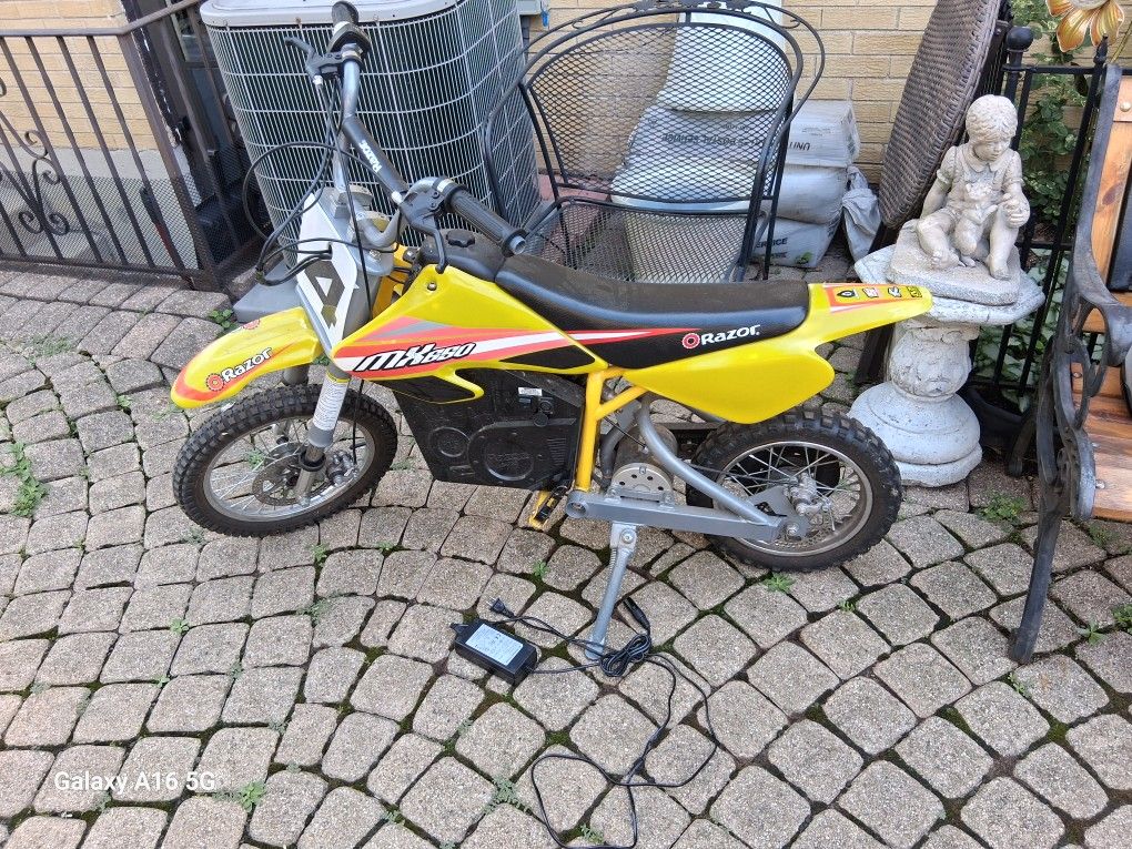 RAZOR MX650 electric Bike