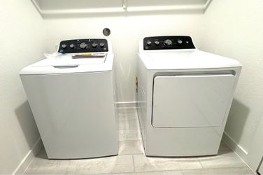 GE Brand New Washer & Dryer Set – Never Used