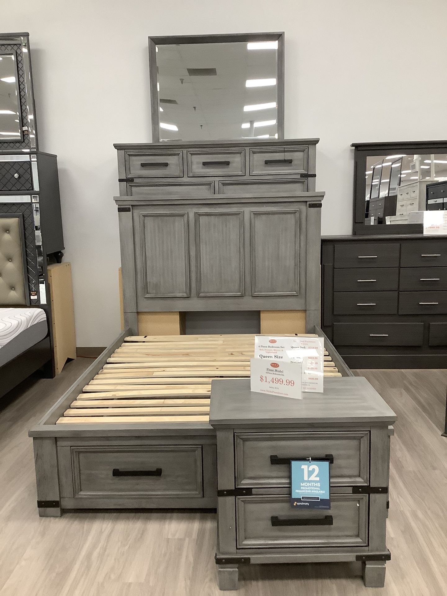 FLOOR MODEL ❗️ 4 Pc Bedroom Set