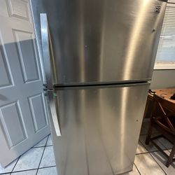 Kenmore Refrigerator 