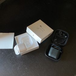 Apple AirPods 1st Gen