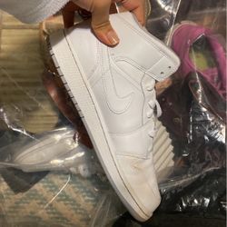 Several Used And New Woman’s Shoes 