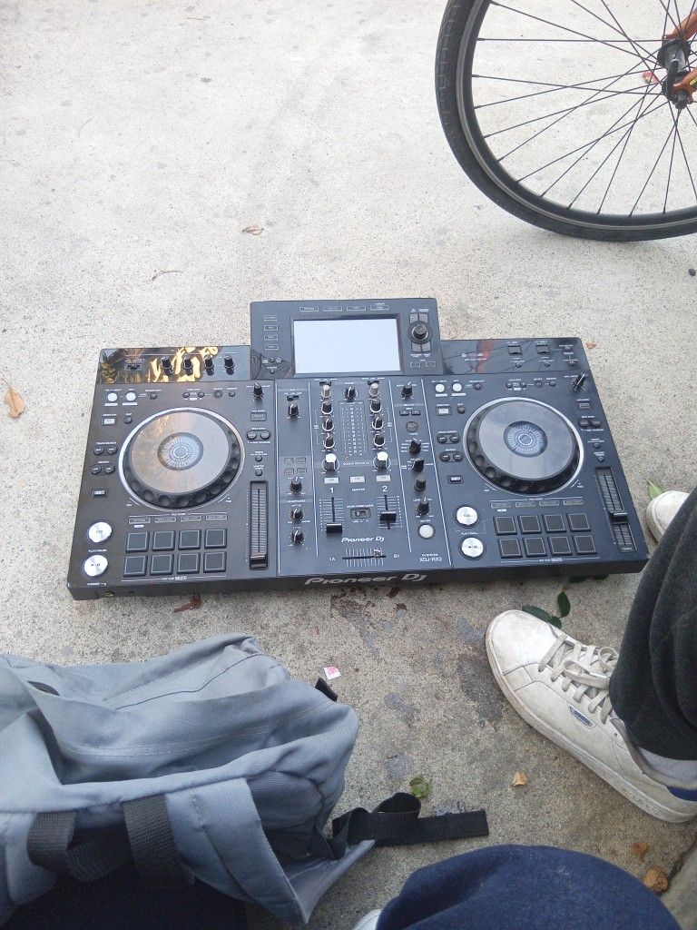 Pioneer XDJ-RX2 All-in-One DJ System Standalone Controller 2-Channel 2ch XDJRX2  FOR PARTS ONLY 
