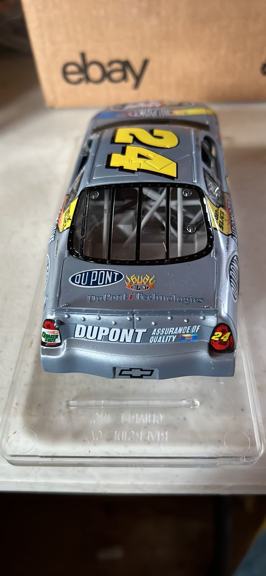 #24 Dupont, Jeff Gordon Plastic Model