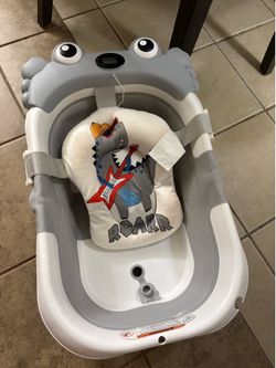 Gray Crab Collapsible Baby Bathtub with Rocker Dino Cushion