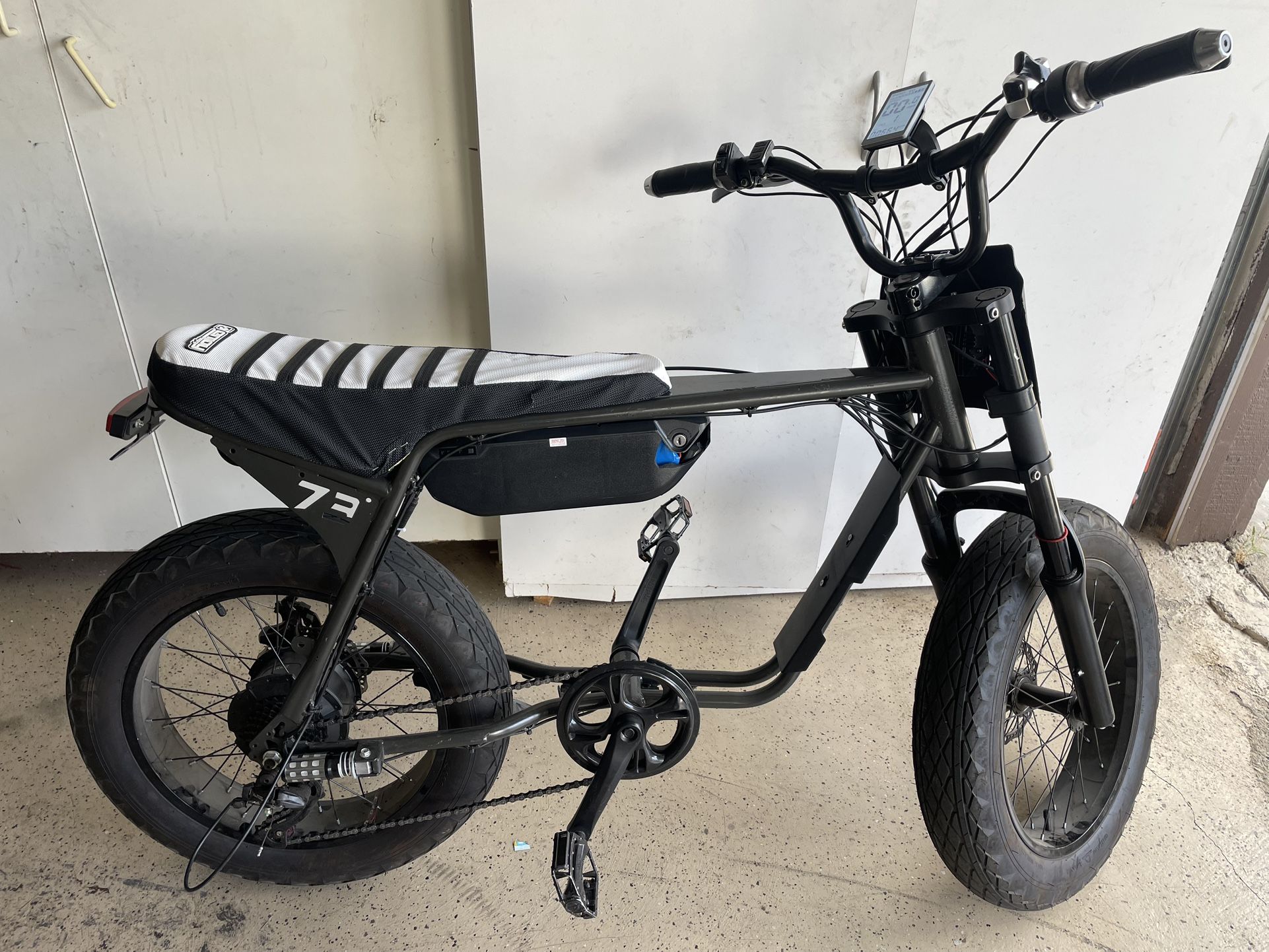 AKEZ E-Bike