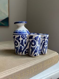 Small Handcrafted Mexican Pottery Bud Vase ( H4" ) firm on price