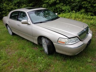 2004 Lincoln Town Car