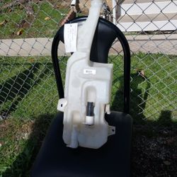 2007 2014 Escalate tahoe , suburban windshield , washer , butter auto part picked up in van Nuys