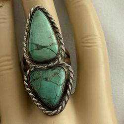 vintage Southwestern / Native American style double-stone turquoise statement ring.size 9