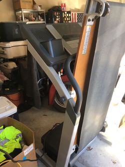 MOVING SALE Nordictrack 2200R Treadmill for Sale in Austin TX