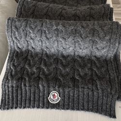 Moncler Cable Knit Wool Logo Scarf – Grey – Authentic