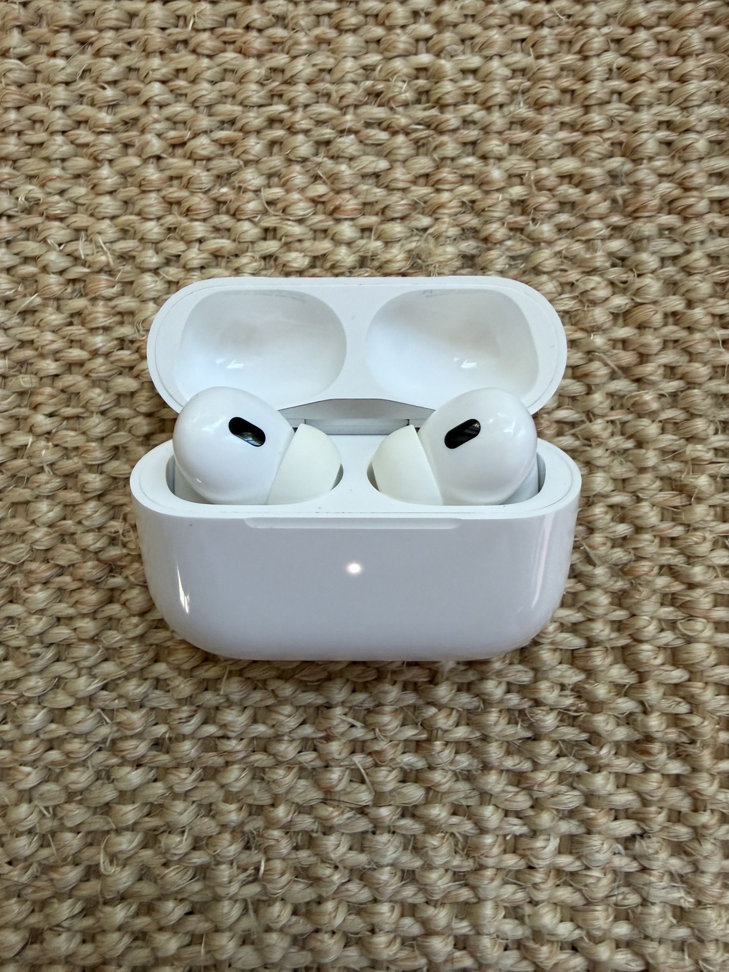 Airpods Pro 2nd generation (Lightning)