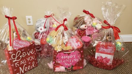 Valentine's Day Arrangements/ Arreglos para San Valentín