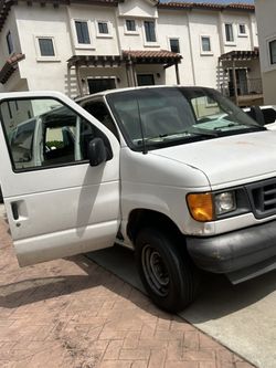 2004 Ford Econoline Wagon