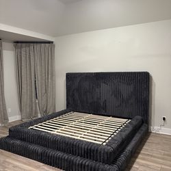 New in Box Fluffy King Bed With USB ports $10DOWN