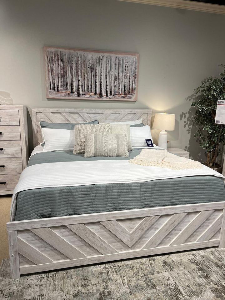 Brand New Modern Clean line w/V Pattern design 5 Pc bedroom sets under $599.00
